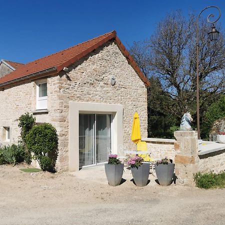 Gites les écuries Saserang Mouilleron Exterior foto