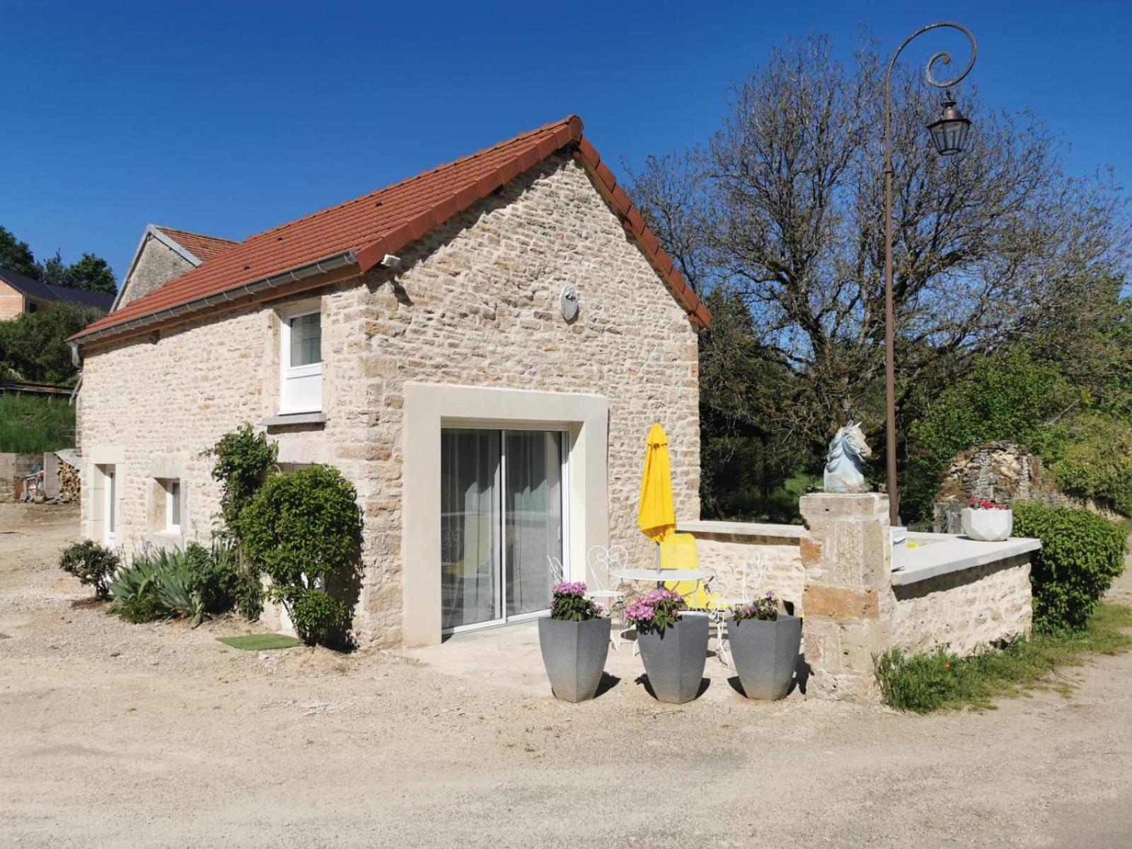 Gites les écuries Saserang Mouilleron Exterior foto